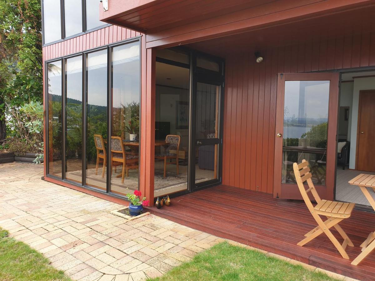 Lake View Garden Apartment タウポ エクステリア 写真
