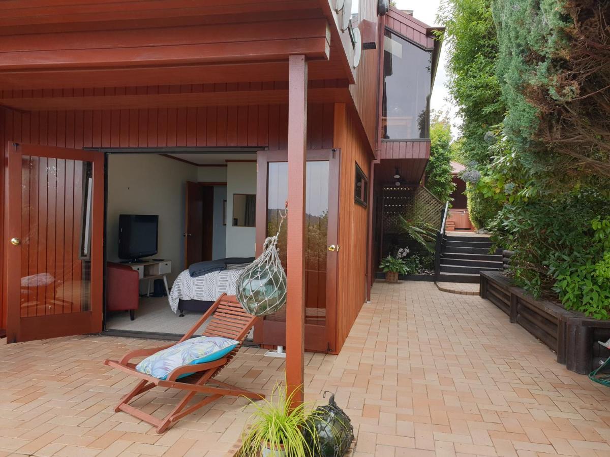 Lake View Garden Apartment タウポ エクステリア 写真
