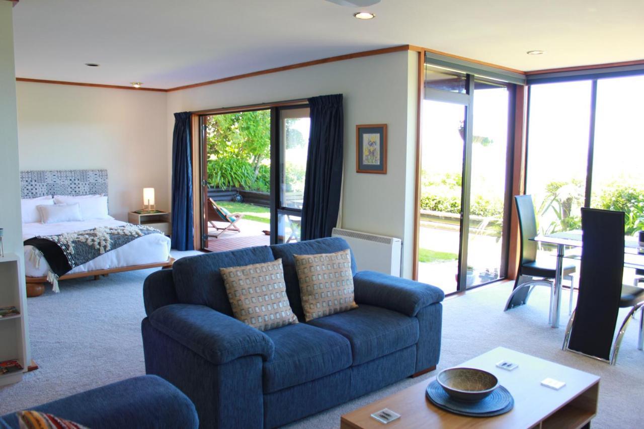 Lake View Garden Apartment タウポ エクステリア 写真