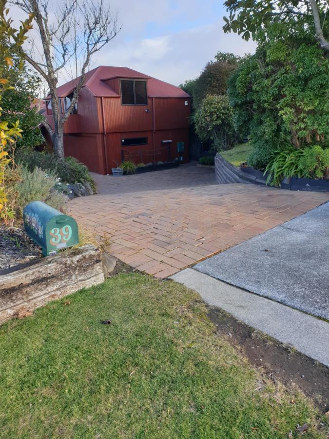Lake View Garden Apartment タウポ エクステリア 写真