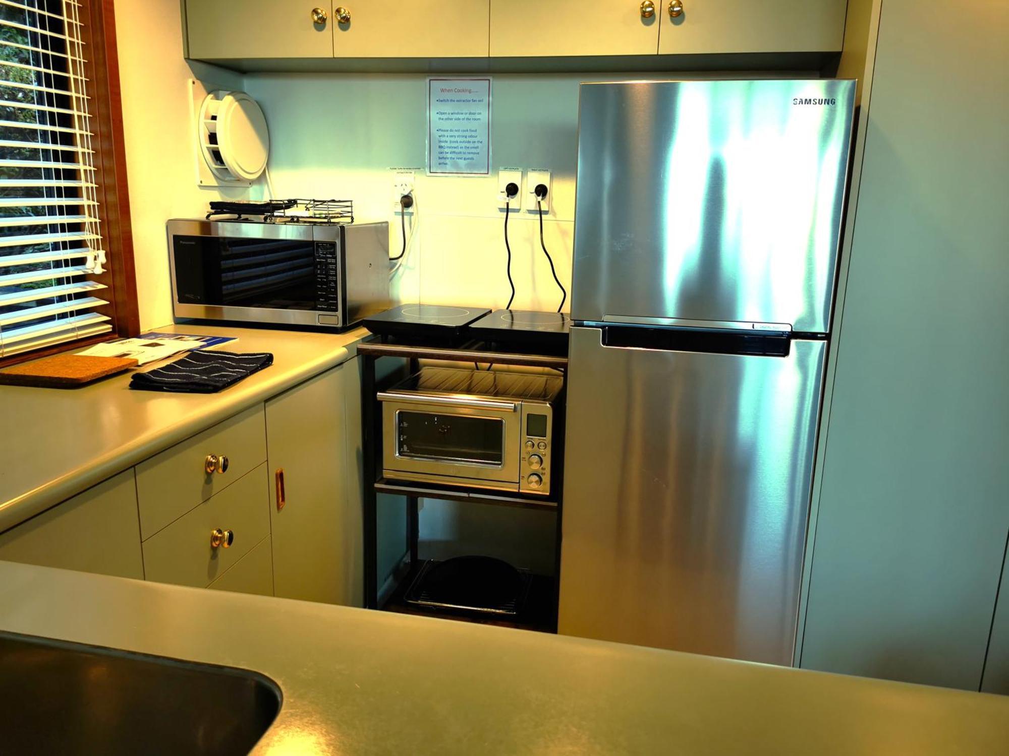 Lake View Garden Apartment タウポ エクステリア 写真